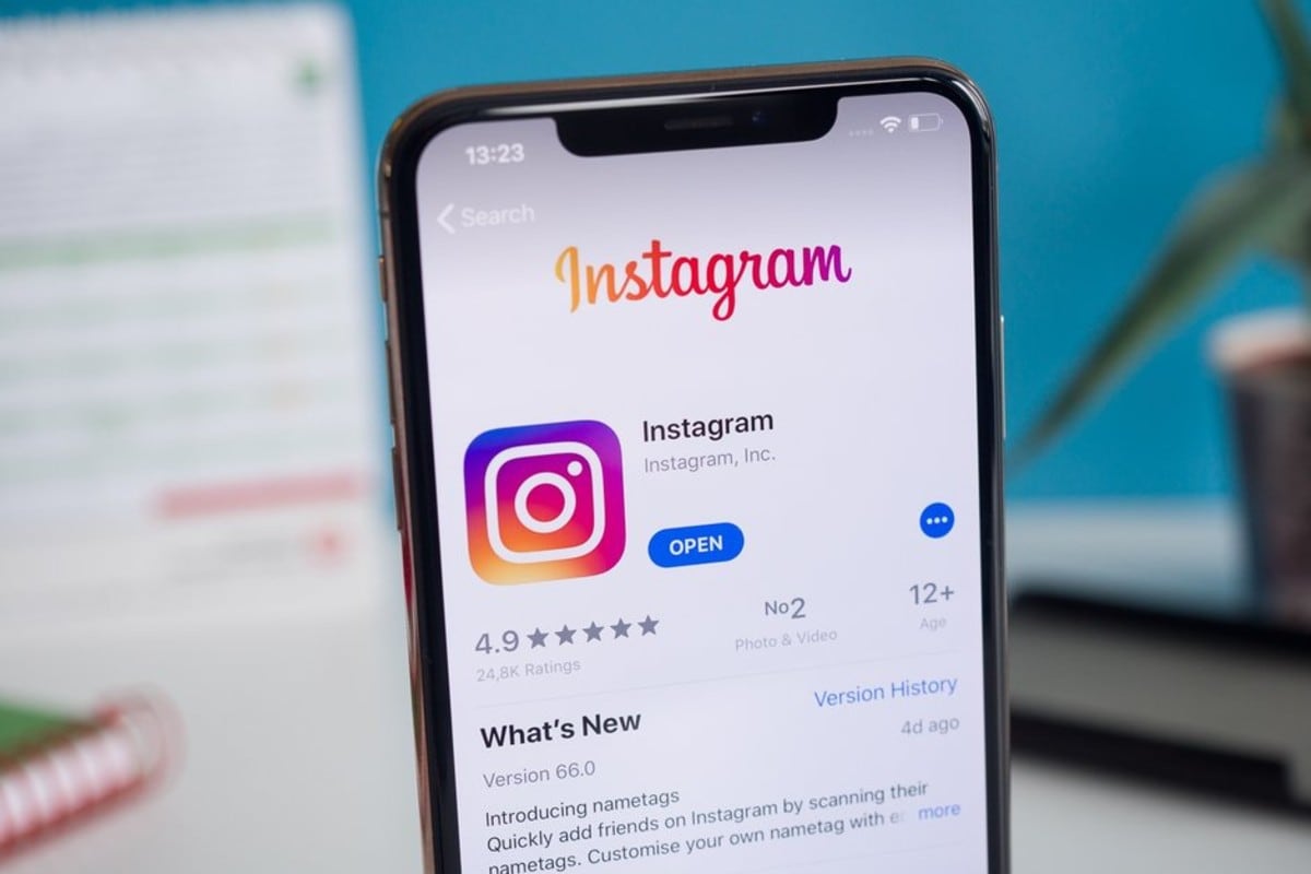 Instagram ra mắt tính năng chia sẻ liên kết trong story